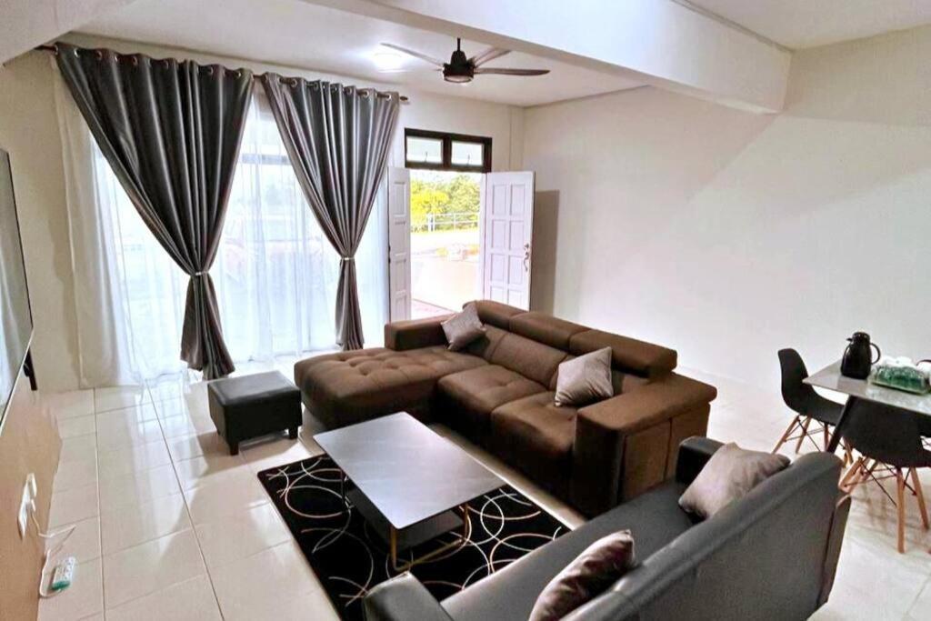Holiday home Suria @ 5 Mins A'famosa